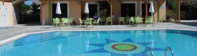 Perla Hotel Agia Pelagia 외부 사진